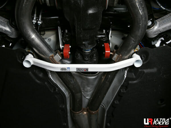Ultra Racing - 2pt Rear Lower Brace - 2014-2018 BMW X5 (F15) / 2008-2014 BMW X6 (E71) / 2015-2019 BMW X6 (F16) - UR-RL2-1852