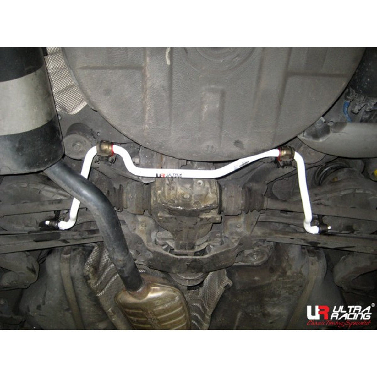 Ultra Racing - 21mm Rear Sway Bar - BMW 3 SERIES (E46) 1999-2006 - UR-AR21-265