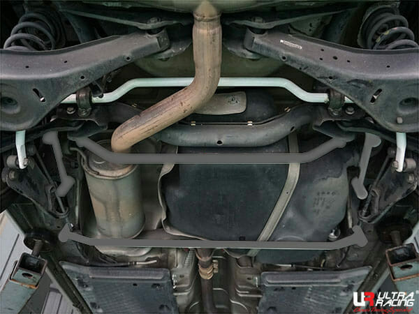 Ultra Racing - 23mm Rear Sway Bar - Audi A3 / Q3 / TT | VW Beetle / Golf / Jetta / Passat - UR-AR23-138