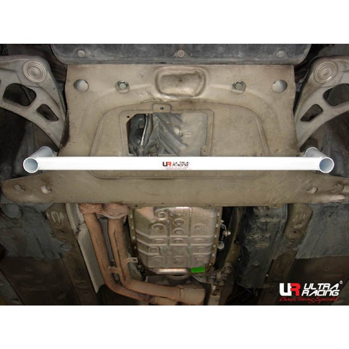 Ultra Racing - 2pt Front Lower Brace - 1999-2006 Bmw 3 Series - UR-LA2-510