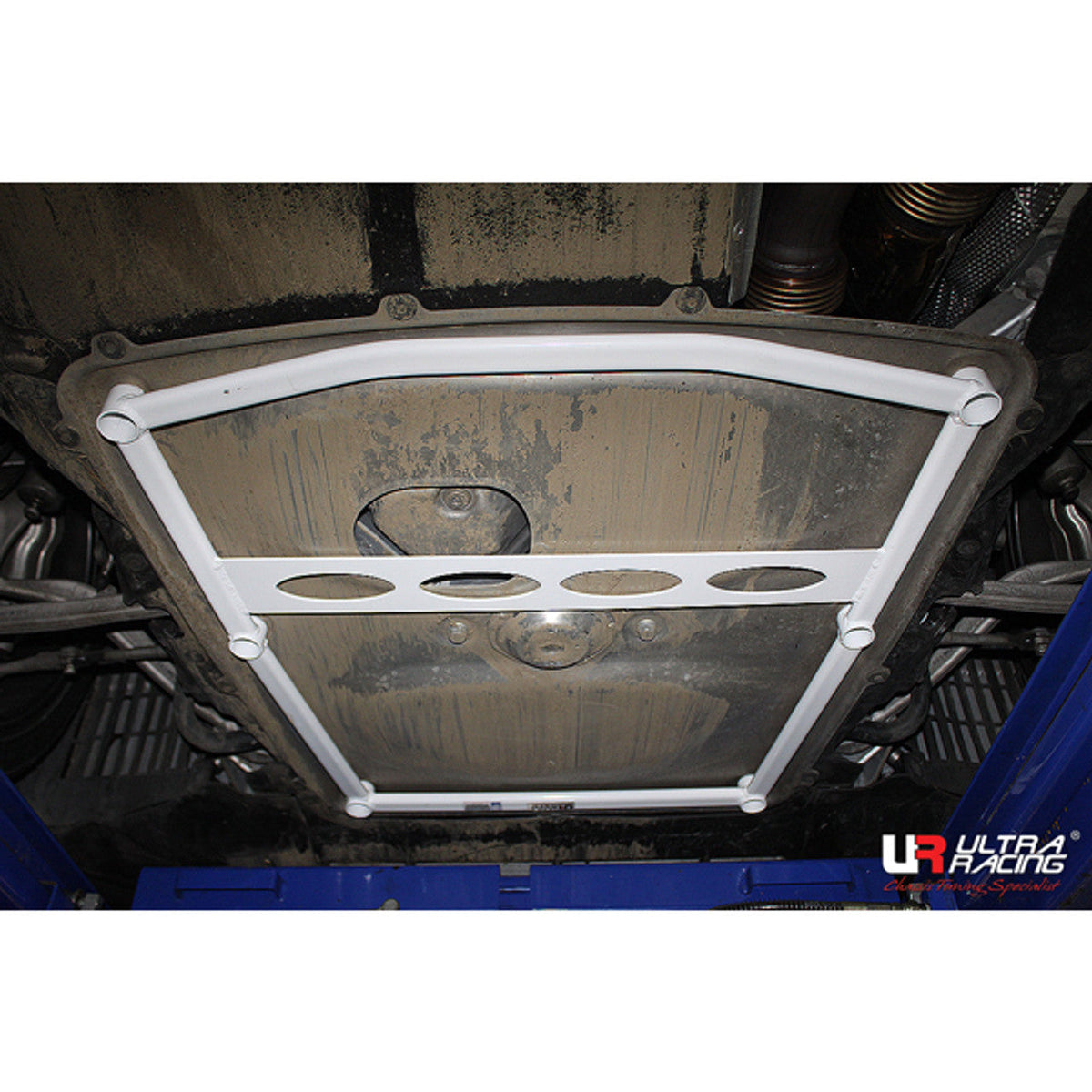 Ultra Racing - 6pt Front Lower Brace - BMW 3 SERIES M3 (F80) 2014-2018 - UR-LA6-3012