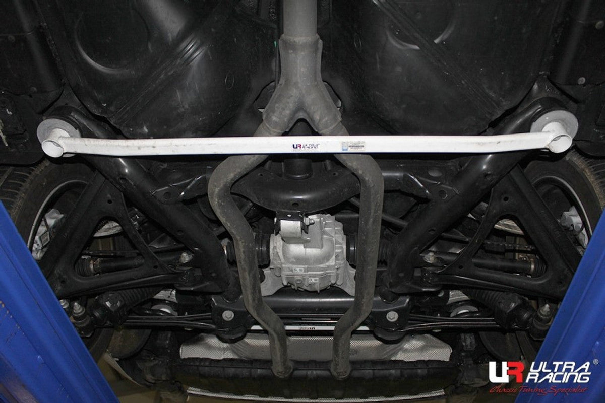 Ultra Racing - 2pt Rear Lower Brace - Audi Q7 (4L 3.0 TDI) 2009-2015- UR-RL2-1199