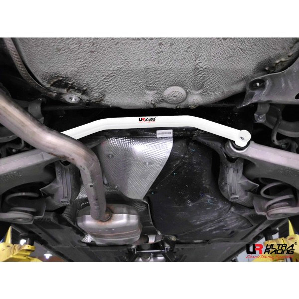 Ultra Racing - 2pt Rear Lower Brace - Audi A4 / S4 - UR-RL2-1414