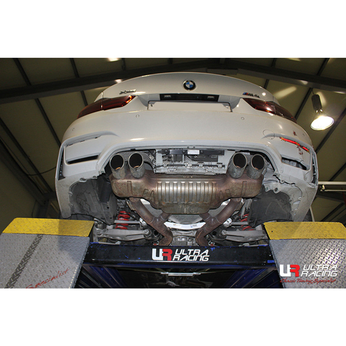 Ultra Racing - 2pt Rear Lower Brace - BMW 3 SERIES M3 (F80) 2014-2018 - UR-RL2-3014