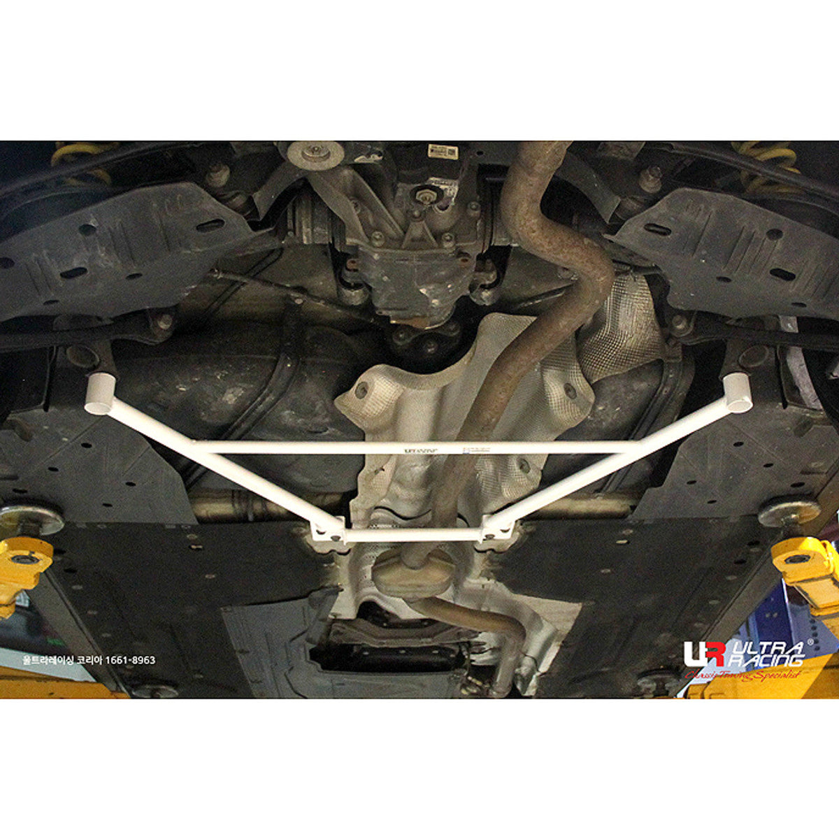 Ultra Racing - 4pt Rear Lower Brace - BMW 2 SERIES (F22 COUPE) 2014-2019 - UR-RL4-3885